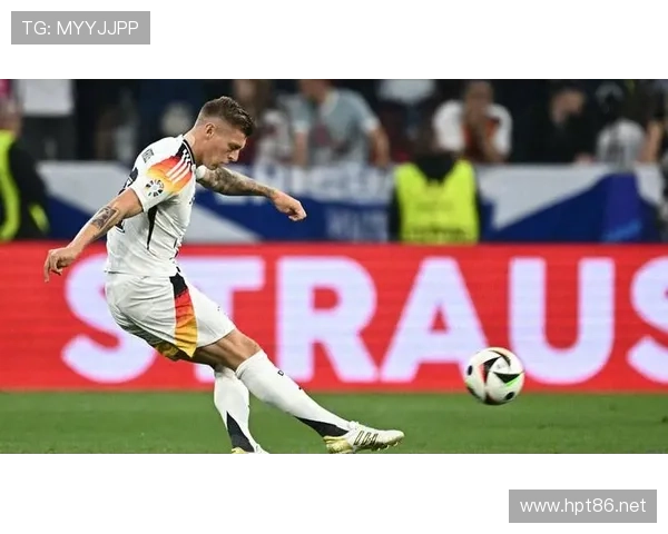 B费与克罗斯传球风格及组织角色对比分析 B费与克罗斯传球风格及组织角色对比分析