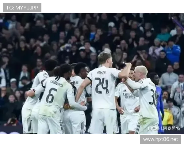 哈维引发主帅热议,皇马“暴风”时期的豪门动荡背后