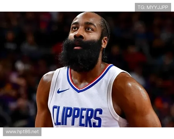 哈登这自律程度，凌晨四点的洛杉矶见不到他，但健身房镜子天天照