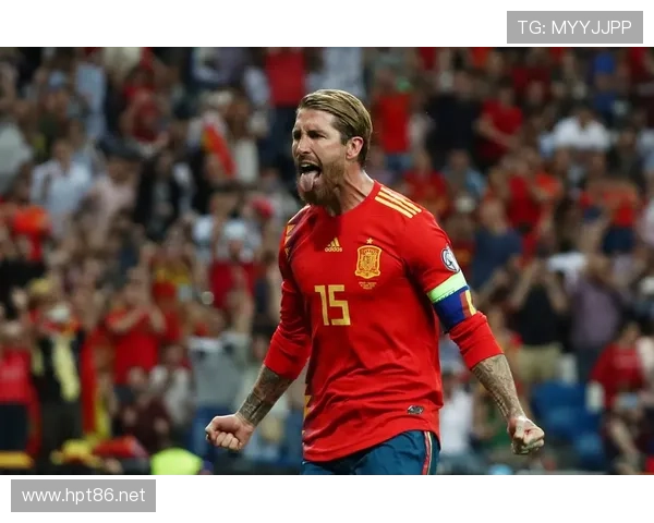 拉莫斯晒衣帽间，一排球衣比我整套家当都值钱