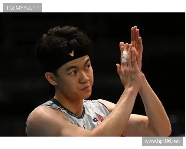 李梓嘉训练间隙竟然带着豪表自拍，这普通人第一反应是唉？