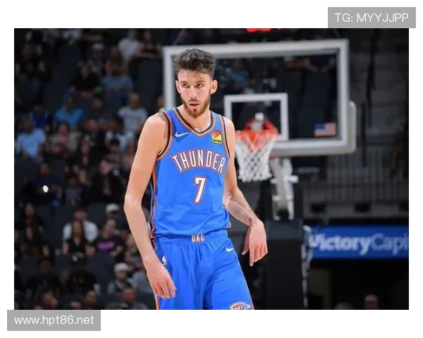 切特·霍姆格伦挡拆制造错位提升内线得分效率明显