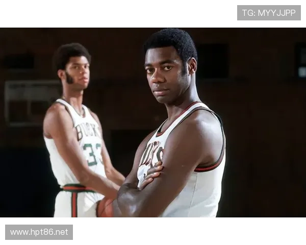 奥斯卡·罗伯特森助攻提升显著 拉开队友得分差距